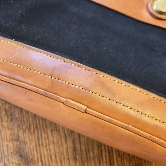 Vintage Dooney & Bourke No. B06640 Cabriolet Zip Satchel in black canvas - Picture 7 of 13